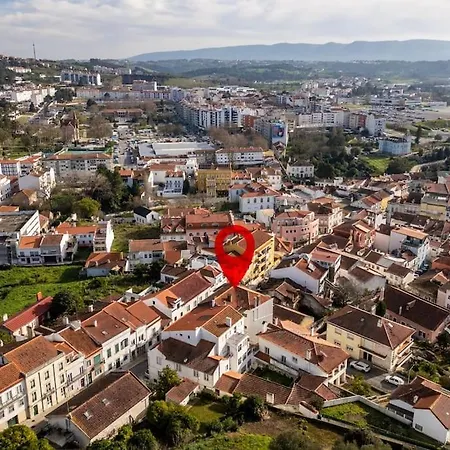 T3 Rossio No Centro Historico Alcobaca